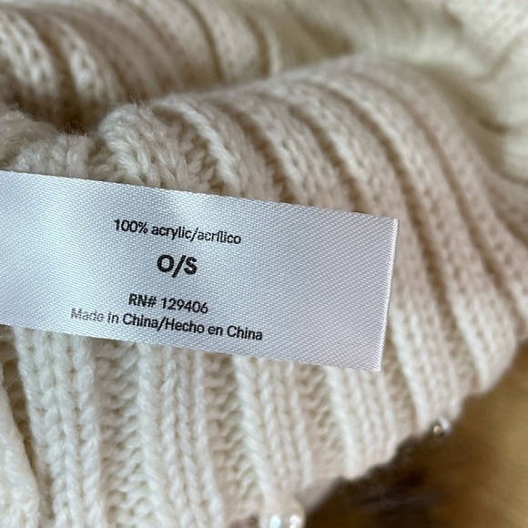 Venus faux fur beaded winter hat - Picture 10 of 12